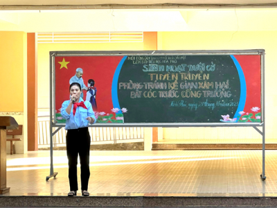 Tuyên truyền "phòng tránh kẻ gian xâm hại, bắt cóc học sinh trước cổng trường"