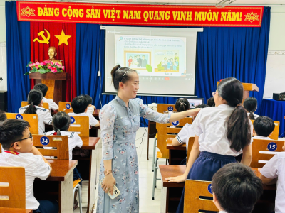 Hình ảnh tại lớp trực tuyến trong tiết khoa học của cô Trần Thị Thúy Anh