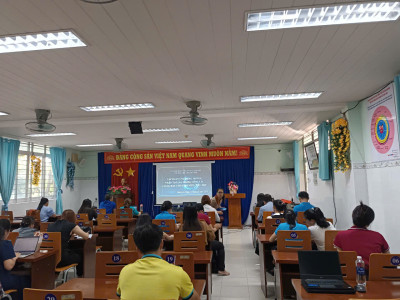 Tập huấn ứng dụng Trí tuệ nhân tao AI trong công tác giảng dạy cho giáo viên trường Tiểu học Hòa Phú