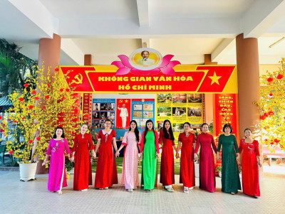 CĐCS Trường Tiểu học Hòa Phú hưởng ứng tuần lễ áo dài
