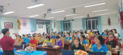TRƯỜNG TIỂU HỌC HÒA PHÚ TẬP HUẤN SỬ DỤNG ỨNG DỤNG eNetViet
