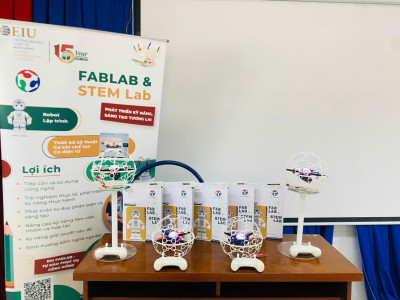 Tổ chức giờ học mở và sinh hoạt chuyên đề môn mĩ thuật tại trường Tiểu học Hòa Phú