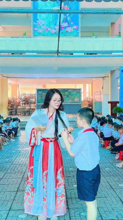 Trường Tiểu học Hòa Phú tổ chức họp mặt ngày Phụ nữ Việt Nam 20-10-2026