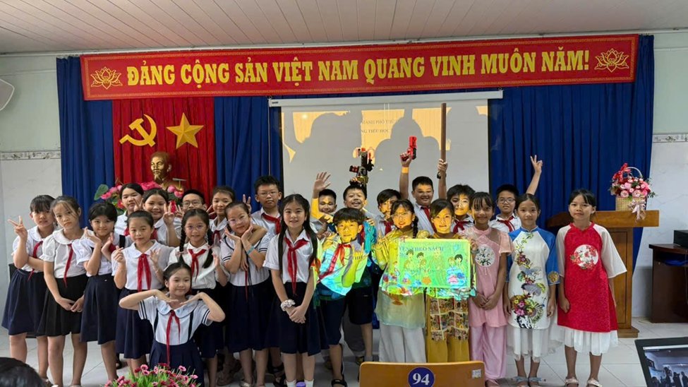 Tiểu học Hòa Phú đã tổ chức thành công hội thi Kể giới thiệu và kể chuyện theo sách năm học 2024 - 2025