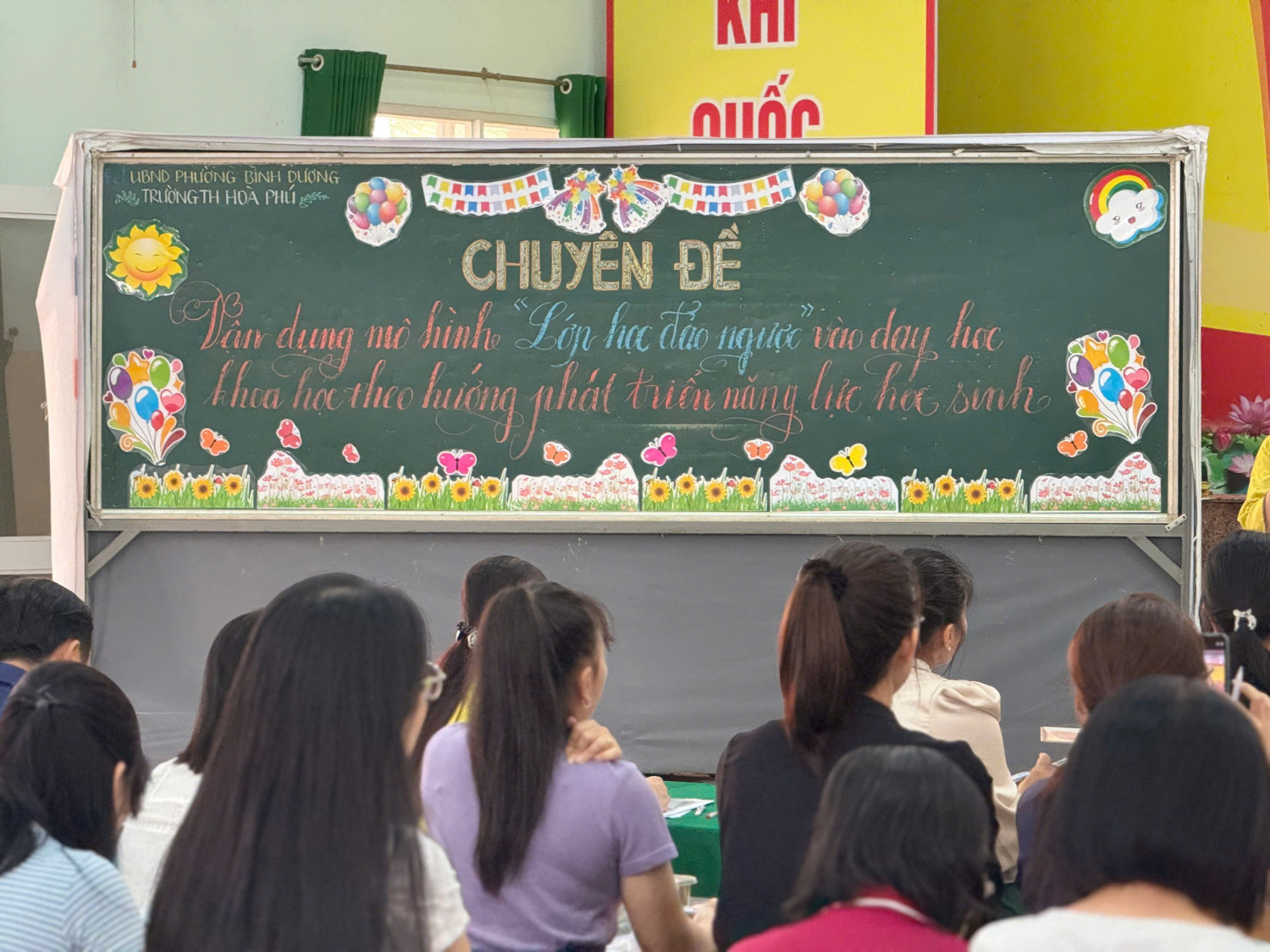 Sinh hoạt chuyên đề Vận dụng mô hình lớp học đảo ngược trong dạy học môn Khoa học theo hướng phát triển năng lực học sinh