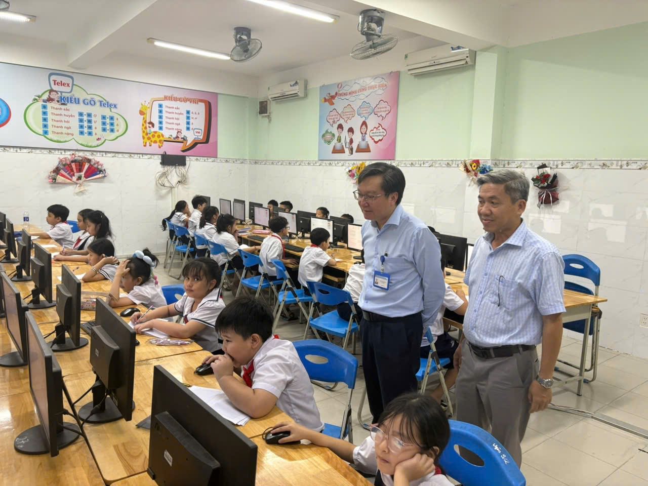 Trường Tiểu học Hòa Phú vinh dự đón lãnh đạo Sở giáo dục và Đào tạo đến thăm và động viên học sinh tham gia đánh giá năng lực học sinh lớp 3